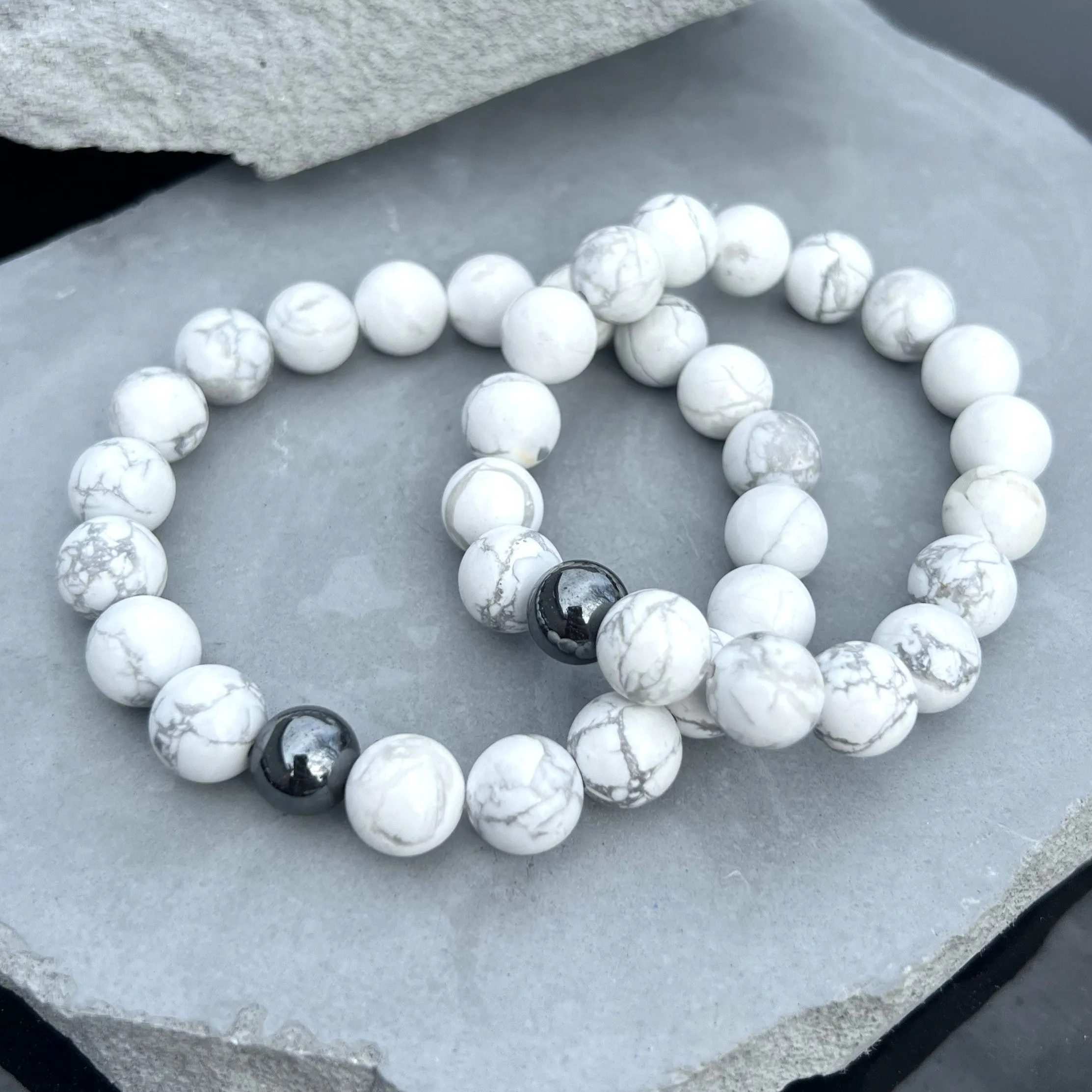 10mm Howlite Beaded Bracelet with Hematite Accent Bead