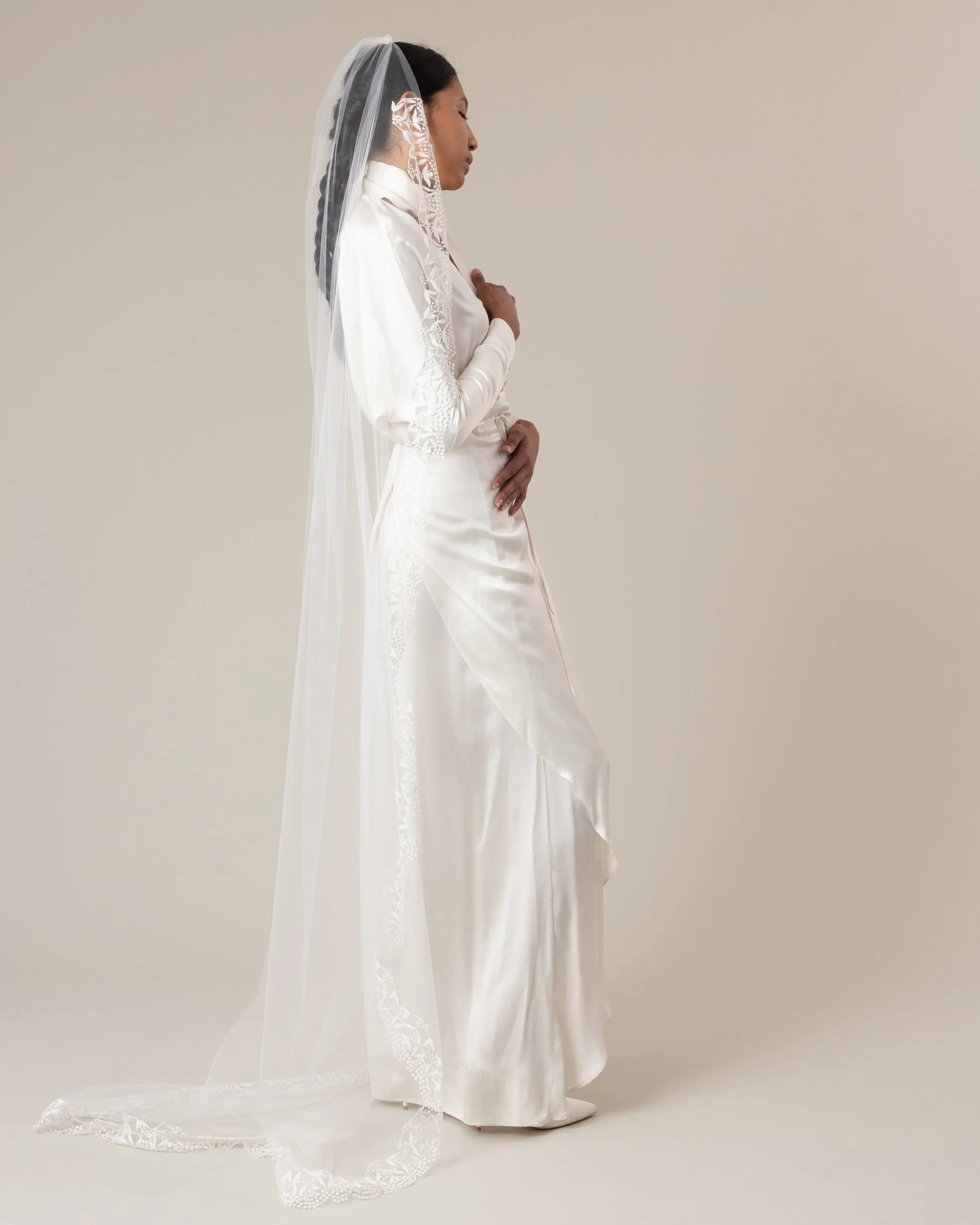ARENA ORNAMENTAL NEEDLEWORK VEIL
