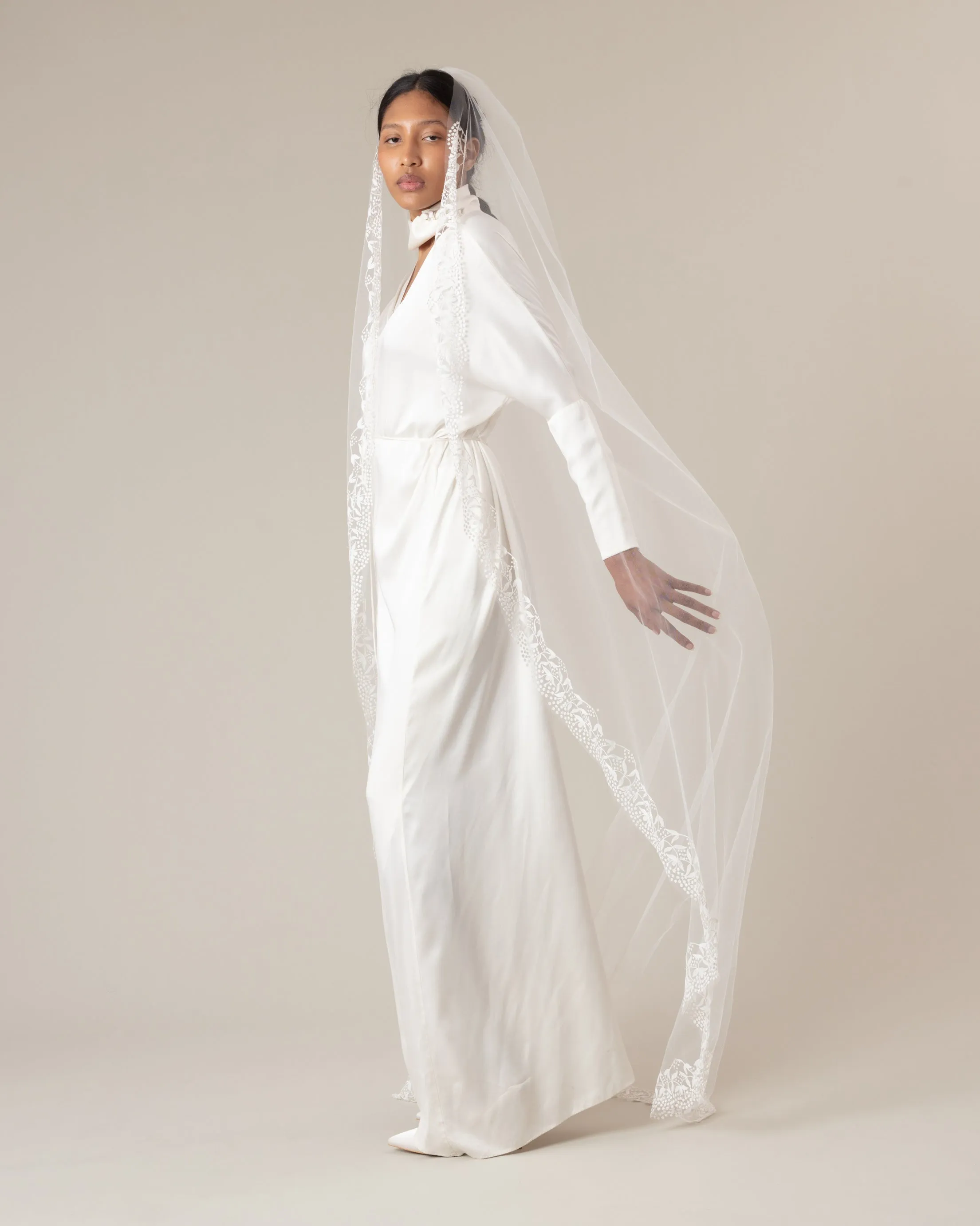 ARENA ORNAMENTAL NEEDLEWORK VEIL