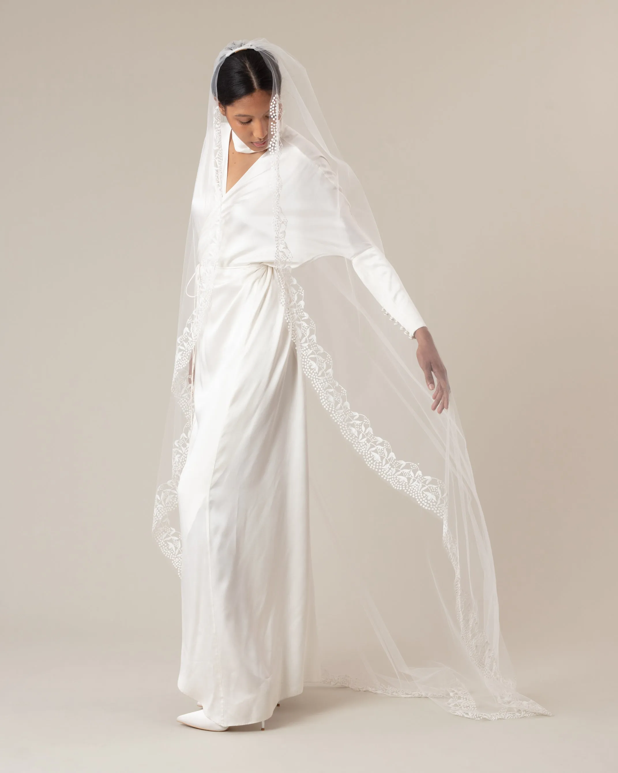 ARENA ORNAMENTAL NEEDLEWORK VEIL