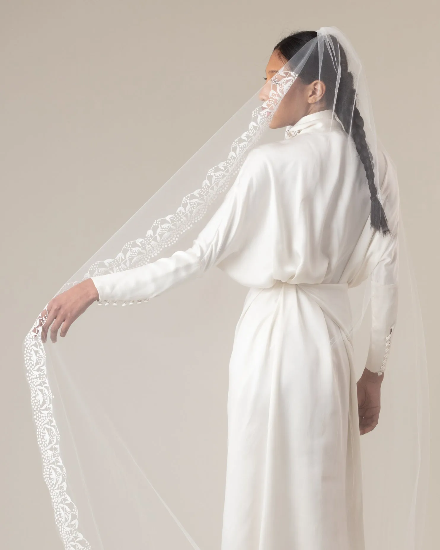 ARENA ORNAMENTAL NEEDLEWORK VEIL