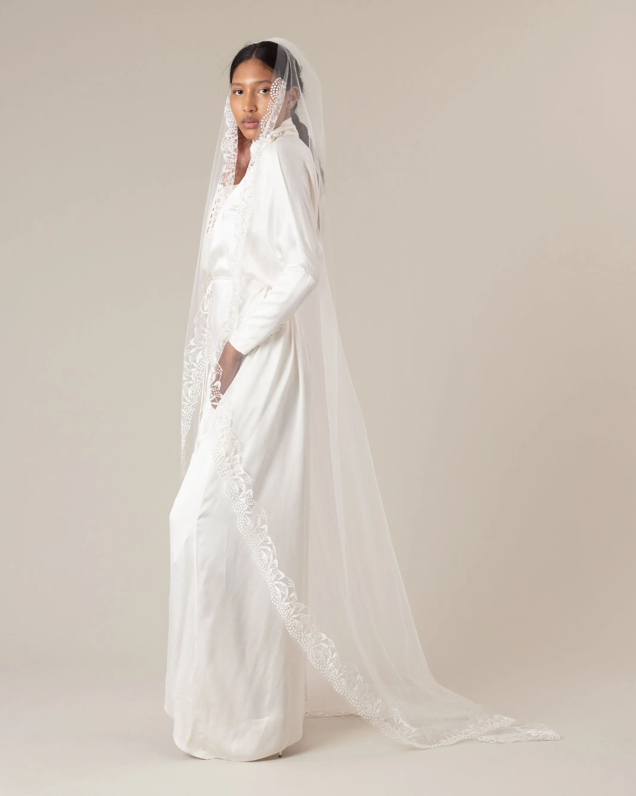 ARENA ORNAMENTAL NEEDLEWORK VEIL