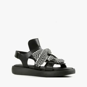 Bowlace Sandal