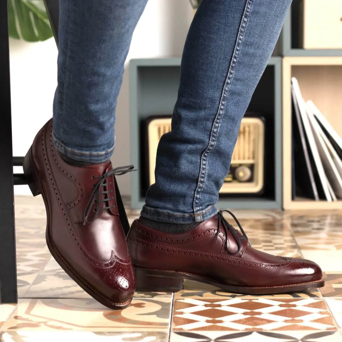 Derbie Brogue fleuri en cuir bordeaux