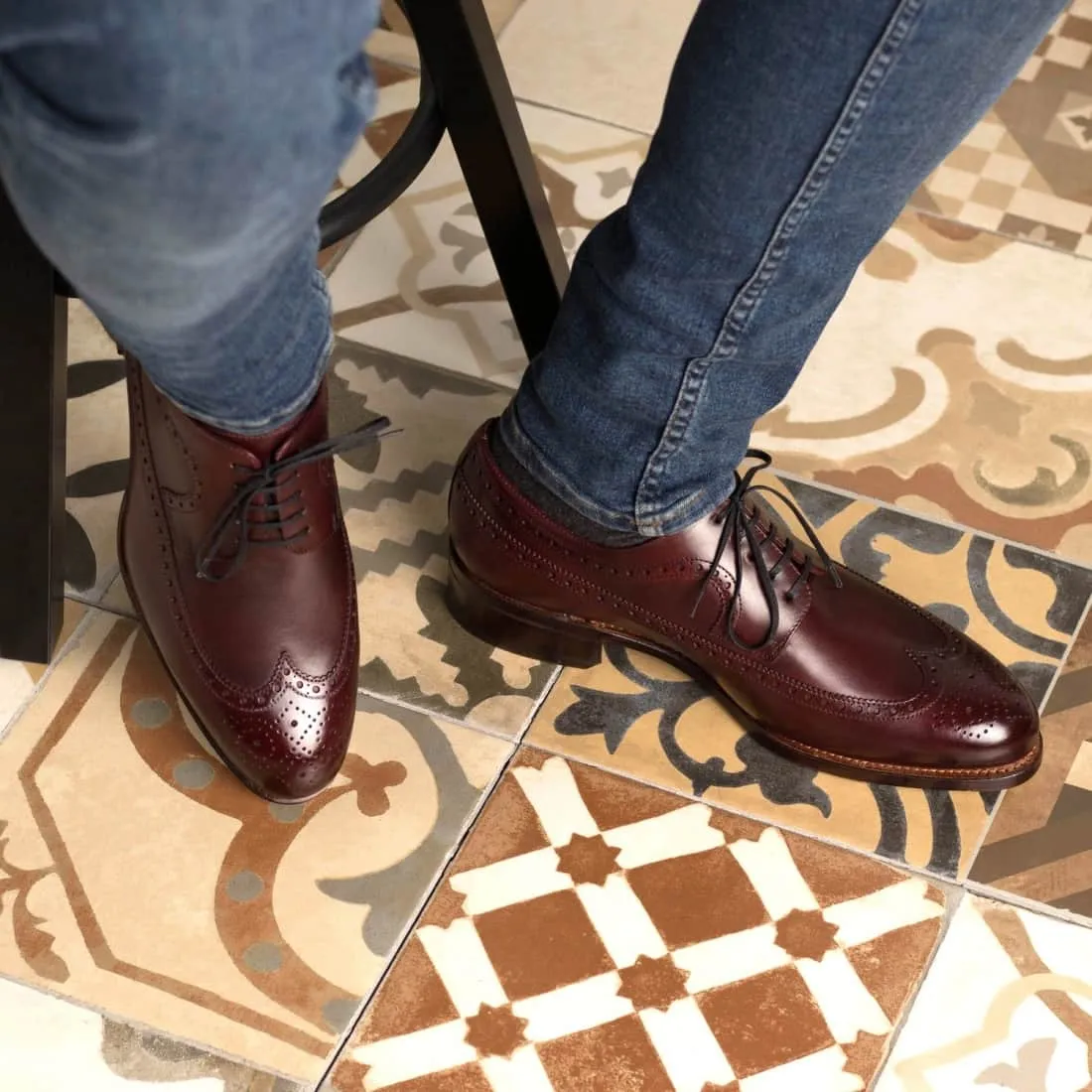 Derbie Brogue fleuri en cuir bordeaux