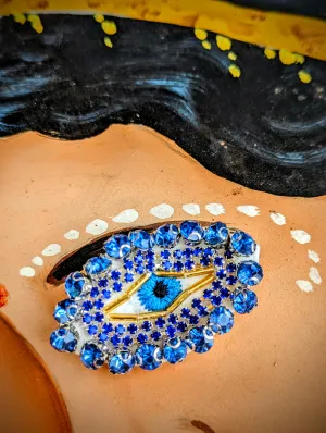 Eye brooch