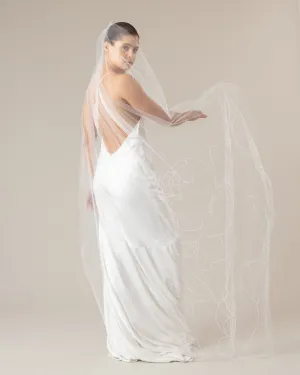 JARDIN BEADED LINE DRAWING FLORAL VEIL
