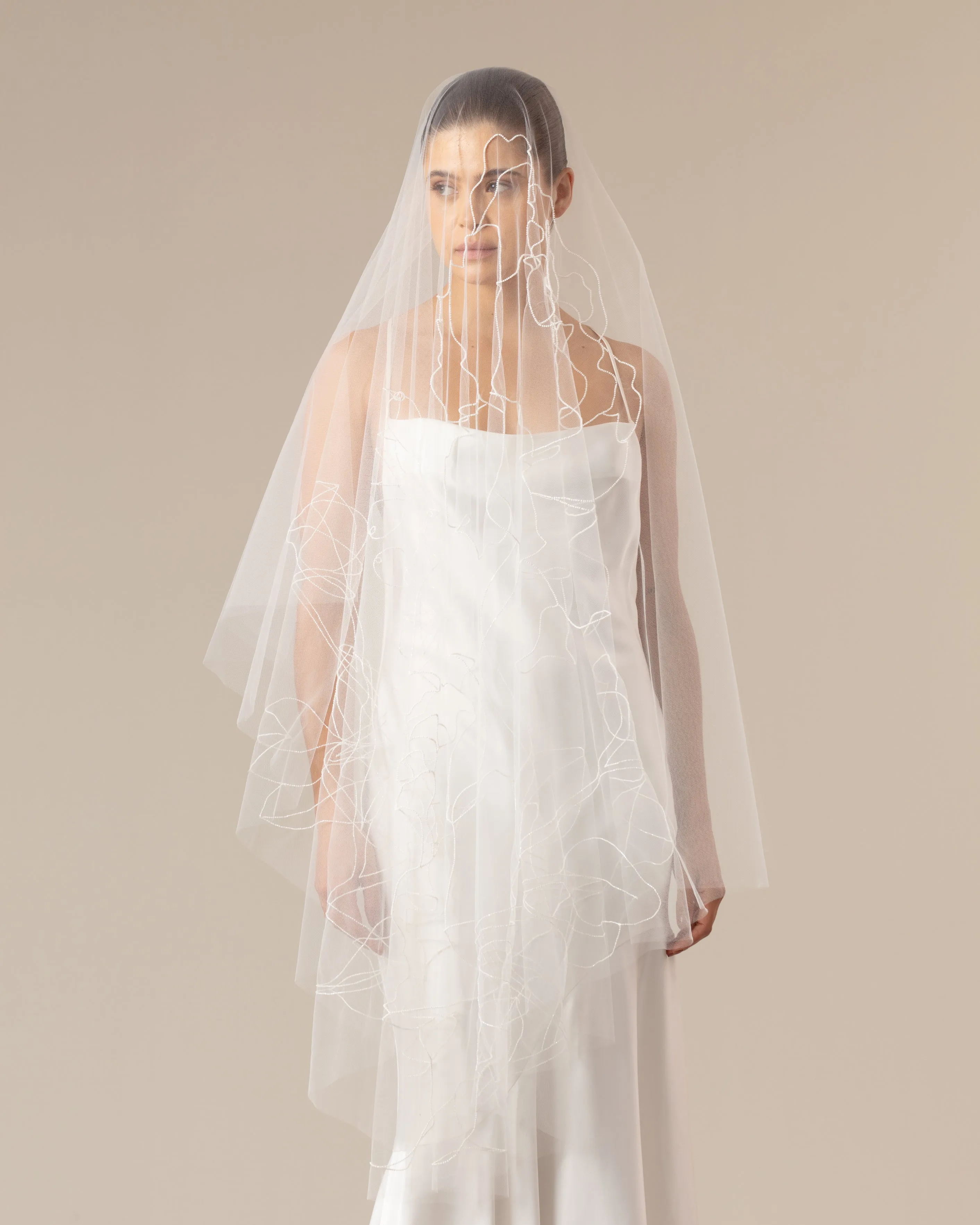 JARDIN BEADED LINE DRAWING FLORAL VEIL