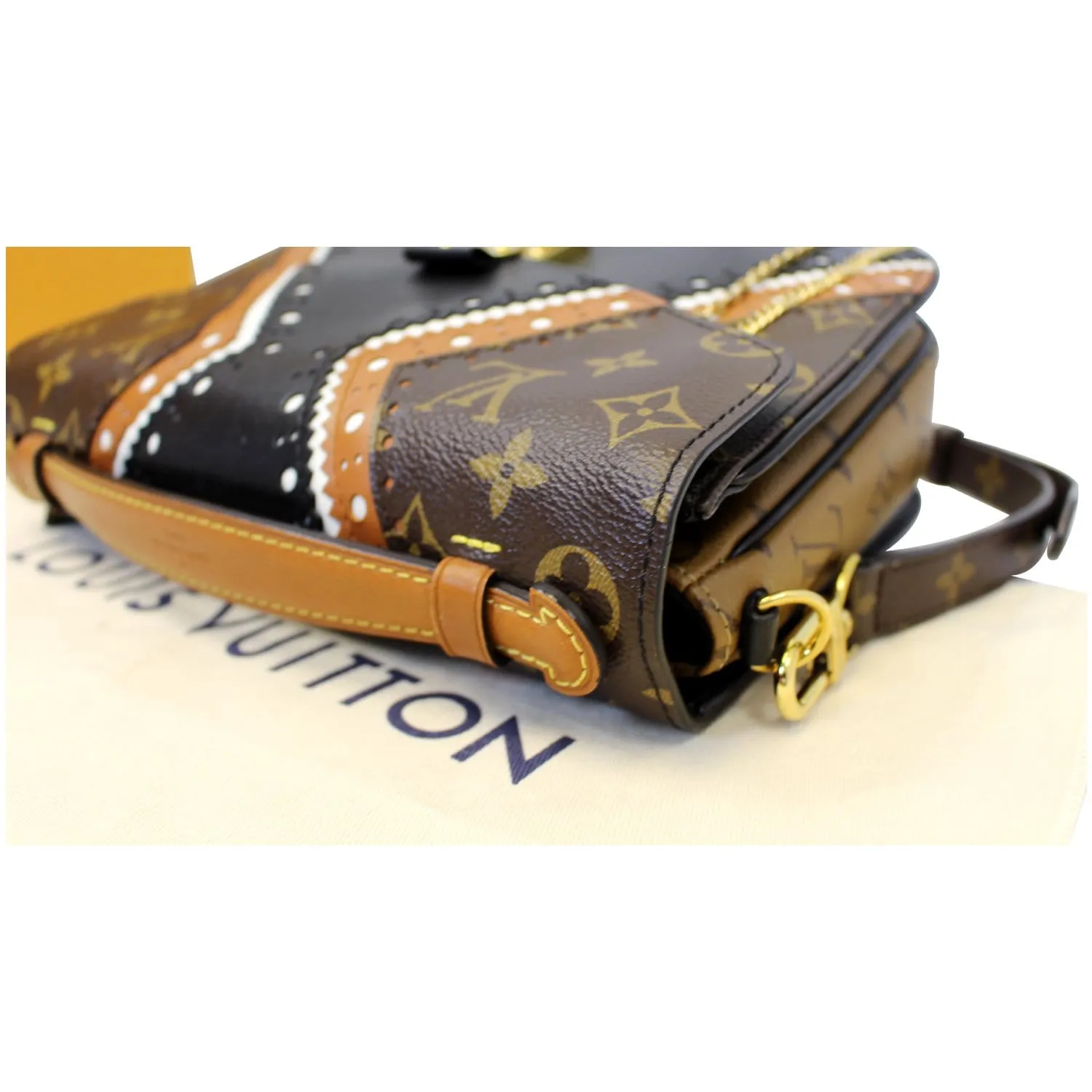 LOUIS VUITTON Metis Pochette Brogue Reverse Monogram Shoulder Bag Brown