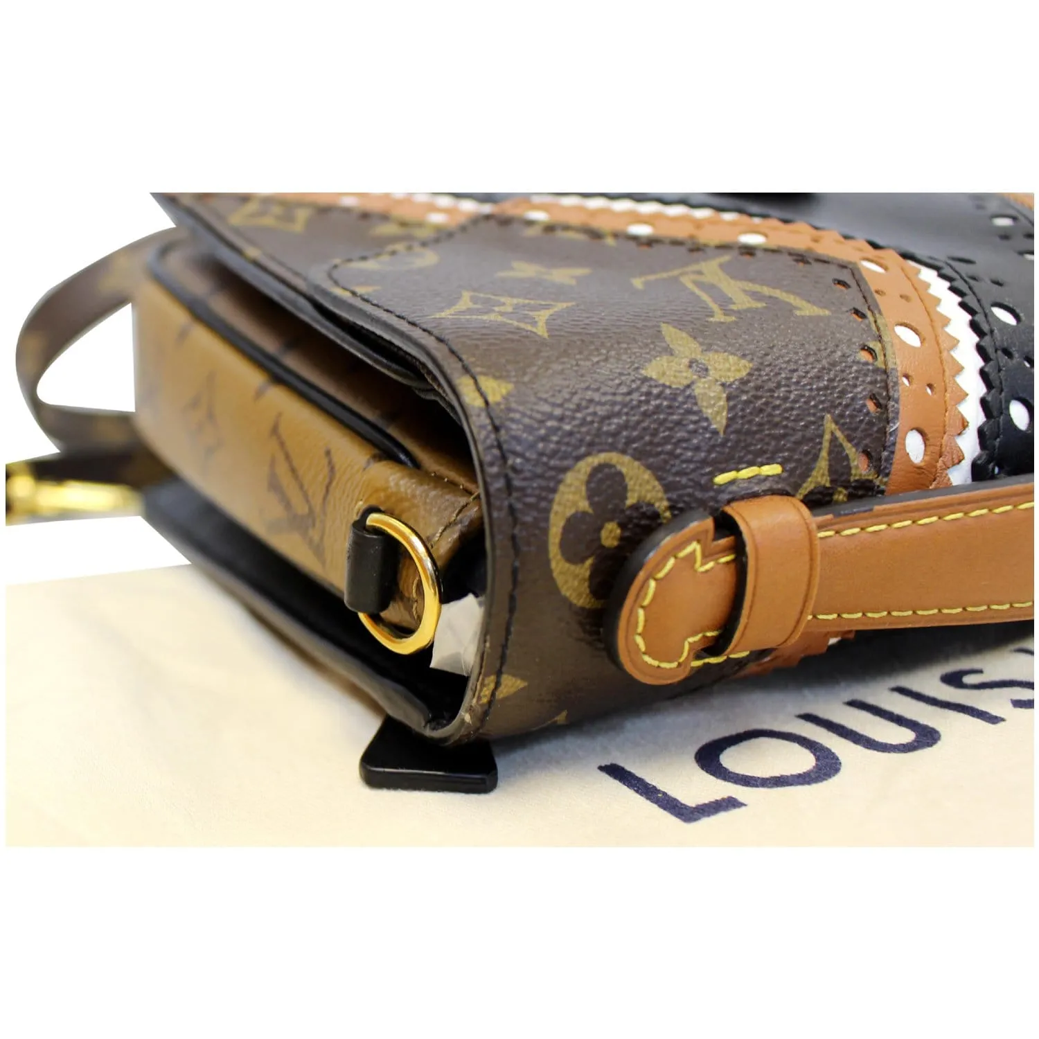 LOUIS VUITTON Metis Pochette Brogue Reverse Monogram Shoulder Bag Brown