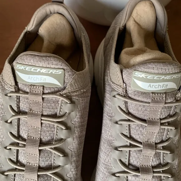 New Skechers Arch Fit Shoes
