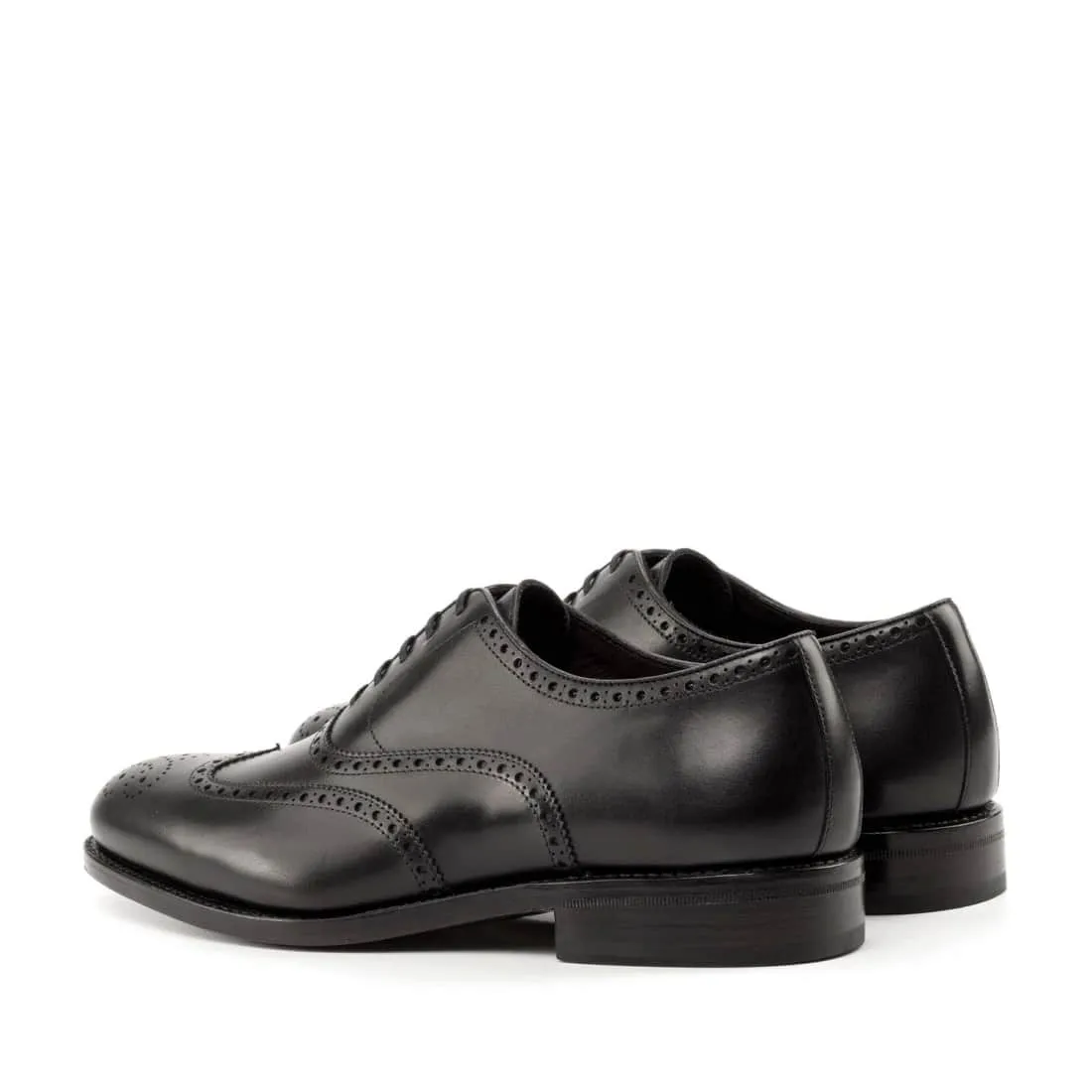 Richelieu fleuri en cuir noir