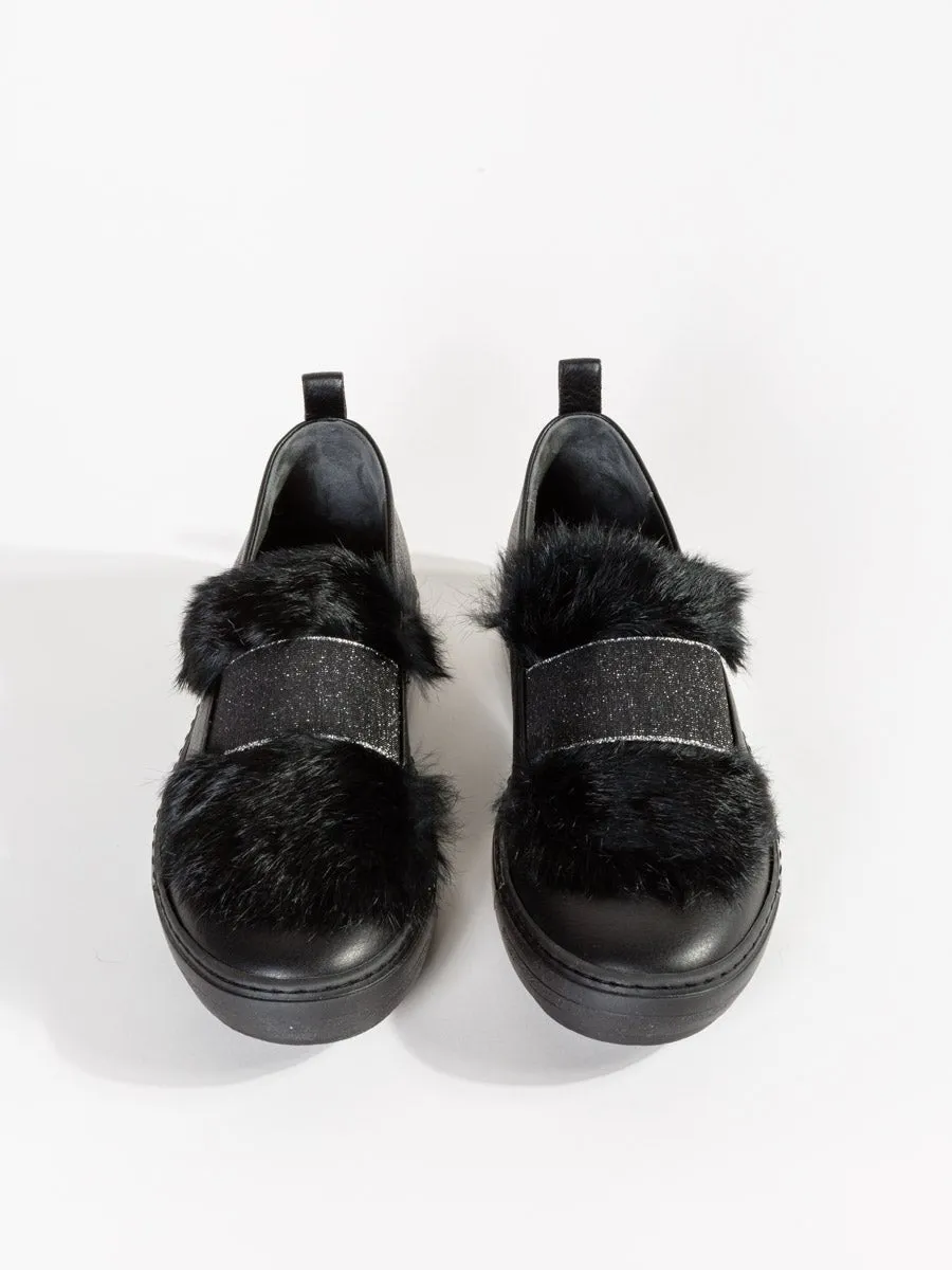 slipper sneaker