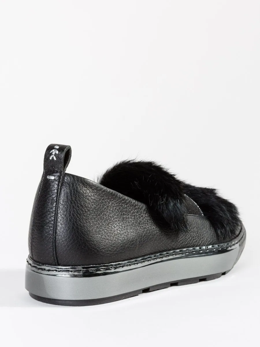 slipper sneaker