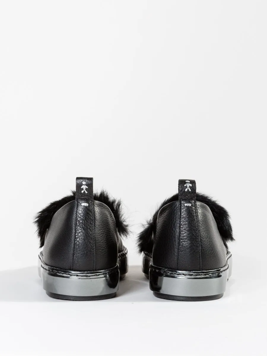 slipper sneaker