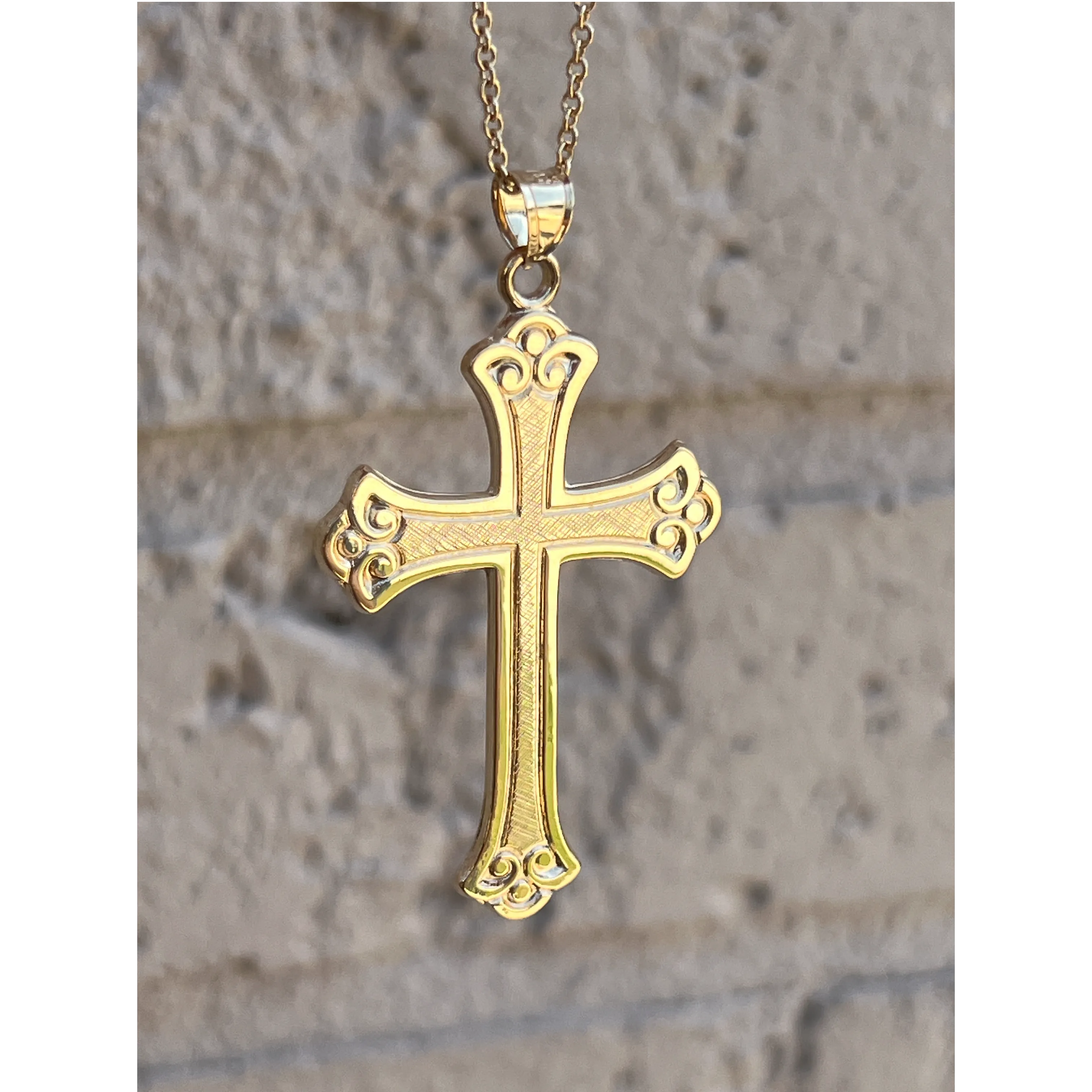 SOLID 14K GOLD DESIGN CROSS PENDANT