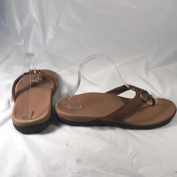 Vionic Aloe Brown Leather Thong Slip On Gold Ring Medallions Sandals