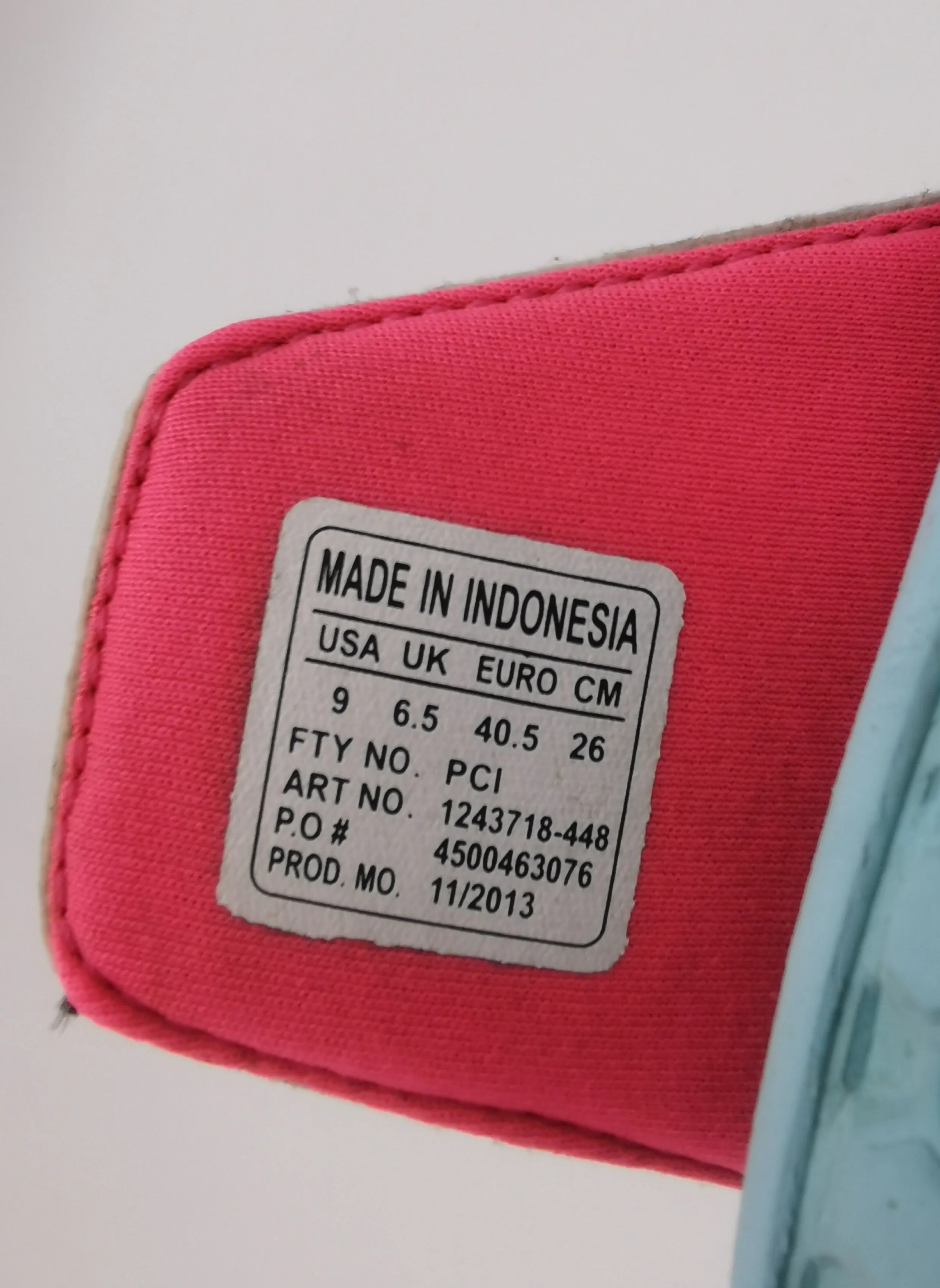 WOMENS SIZE 9 US - UNDER ARMOUR, Slides VGUC B39